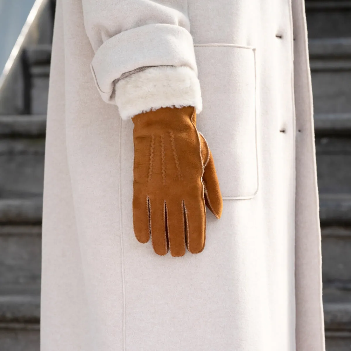 Giocante - suede leather gloves with luxurious sheep fur lining