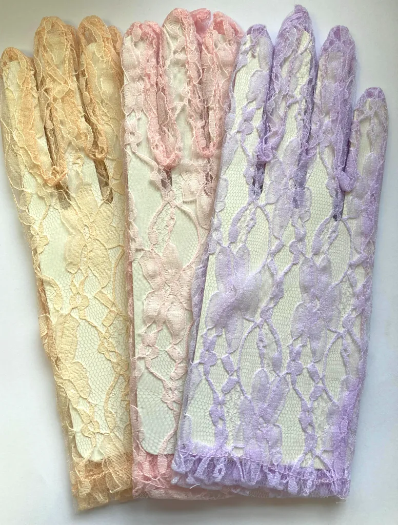 SALE - FLORAL LACE GLOVES